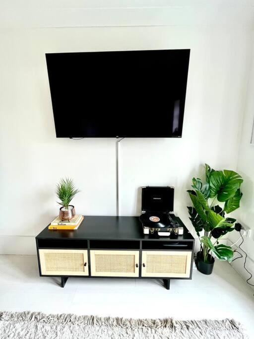 High-End 2 Bed Maisonette In Beaulieu Park Broomfield  Buitenkant foto